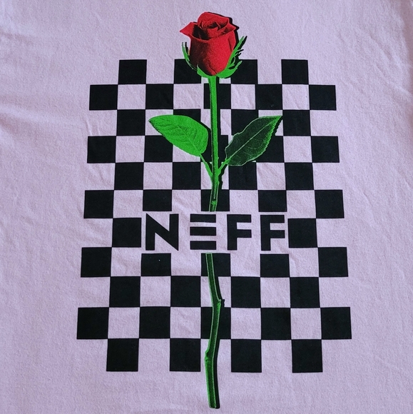 ✨️HP✨️ Neff Checkerboard and Rose🌹Graphic Tee👕 - NWT - Picture 3 of 10